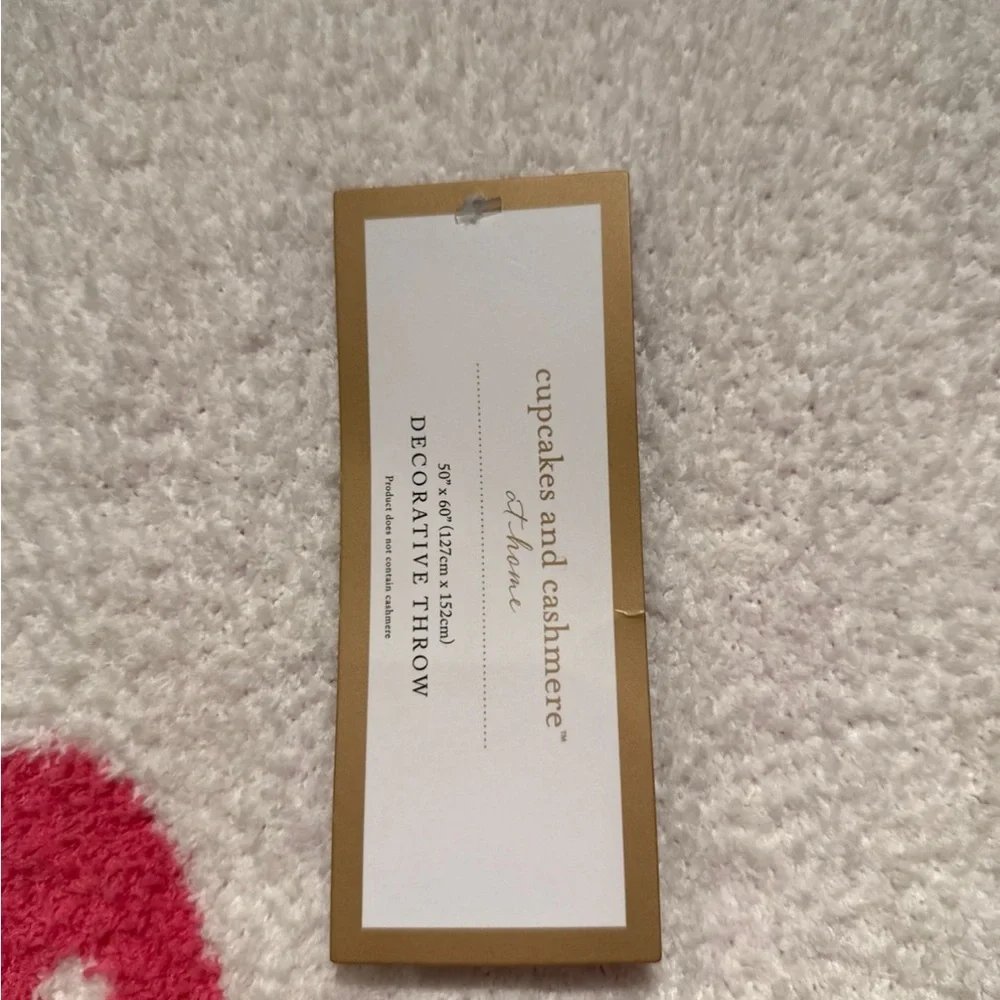 Cupcake & Cashmere Viral Ghost blanket
